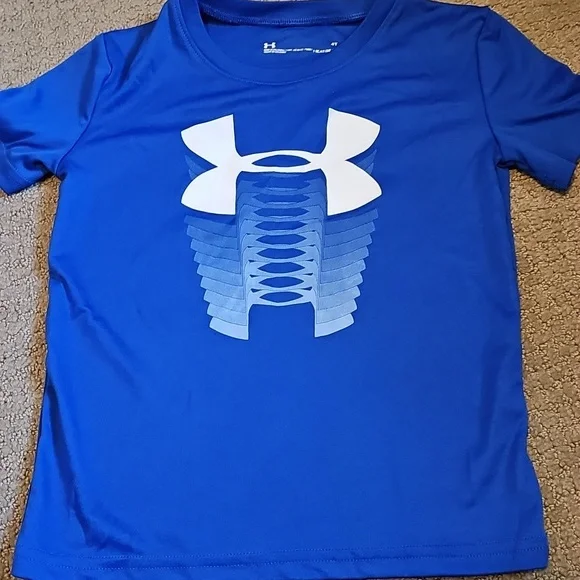 UNDER ARMOUR 4 LOT EUC BOYS 1 SHORT SET 3 SHIRTS - Picture 10 of 14